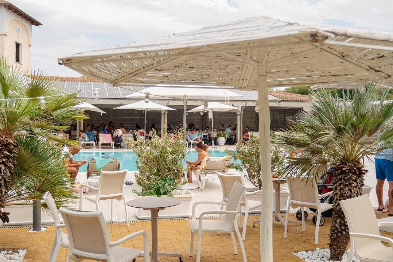 Amareclub Le Rose Hotel Сан Теодоро Екстериор снимка